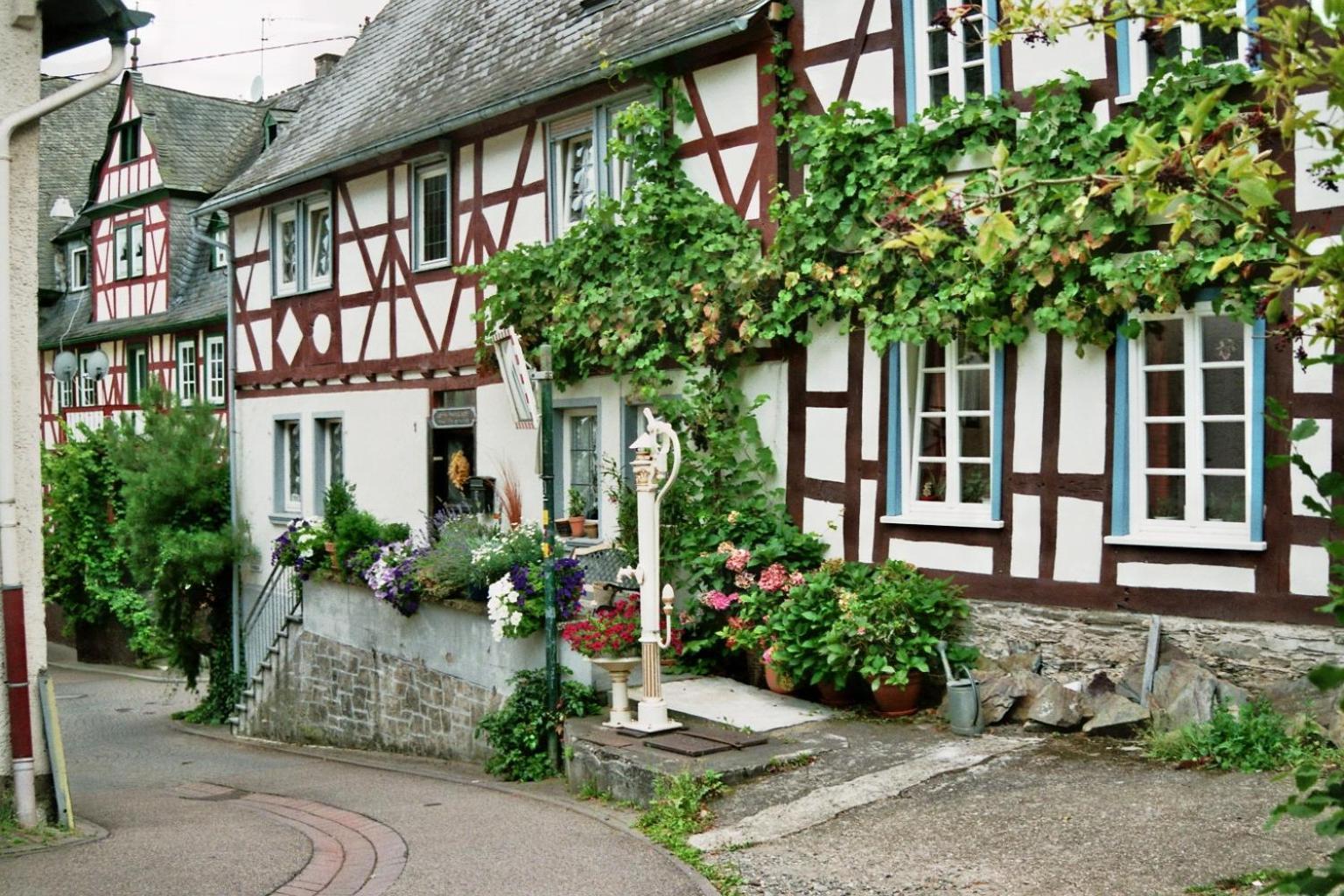 Gaestehaus Ina-Maria, Apartments Obernhof ภายนอก รูปภาพ