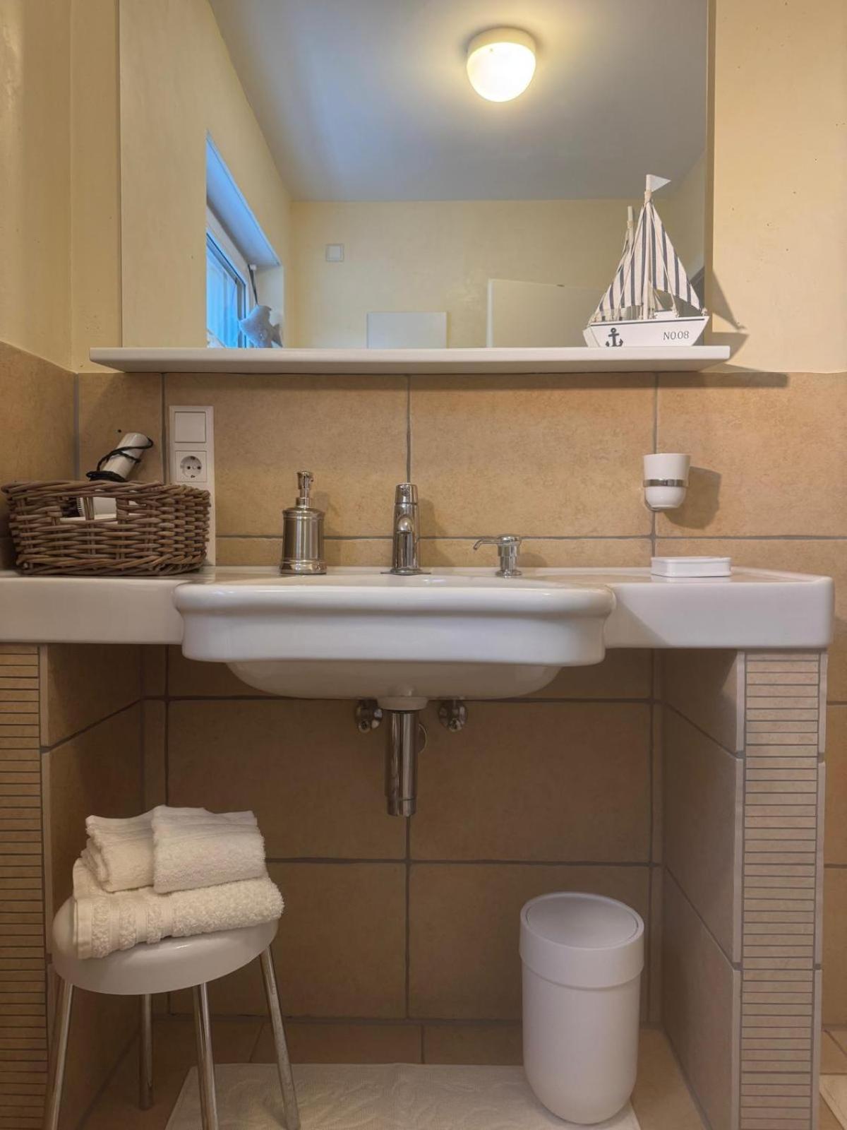 Gaestehaus Ina-Maria, Apartments Obernhof ภายนอก รูปภาพ